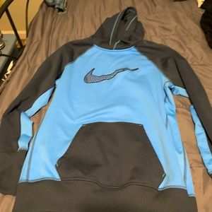 Nike Thermal-Fit Hoodie size L